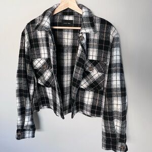 Love Tree Black White Plaid Cropped Shacket Button Front Pocket Jacket